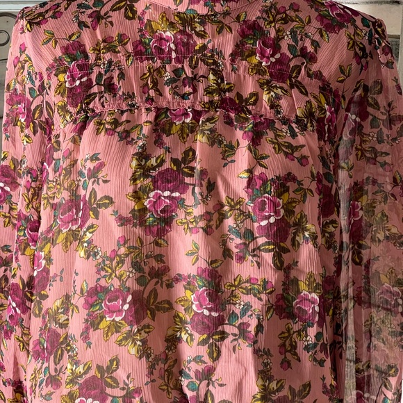 Express blouse 👚 - Picture 2 of 5